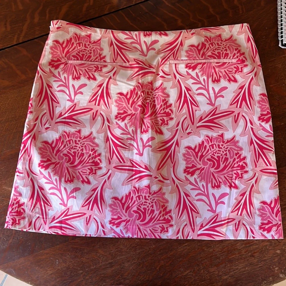 Golftini Rose Skort/skirt. Size 6 - Picture 2 of 9